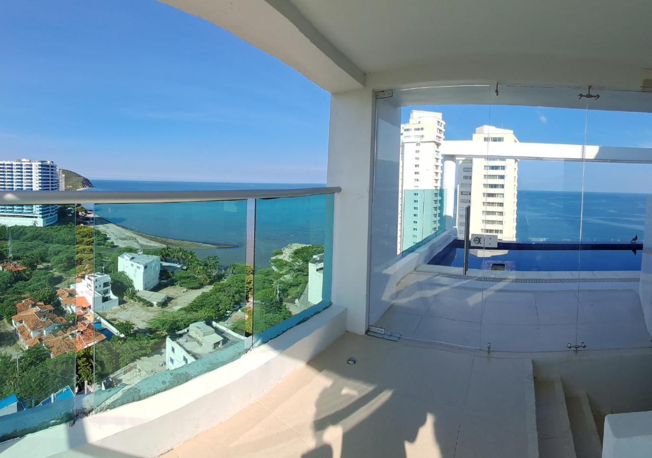 Frente Al Mar En *